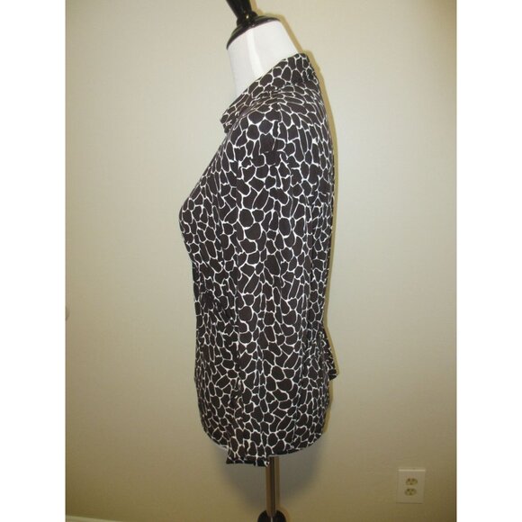 Chicos Black & White Animal Print Wrap Top Blouse Size 2 Polyester Spandex Long - Picture 3 of 6